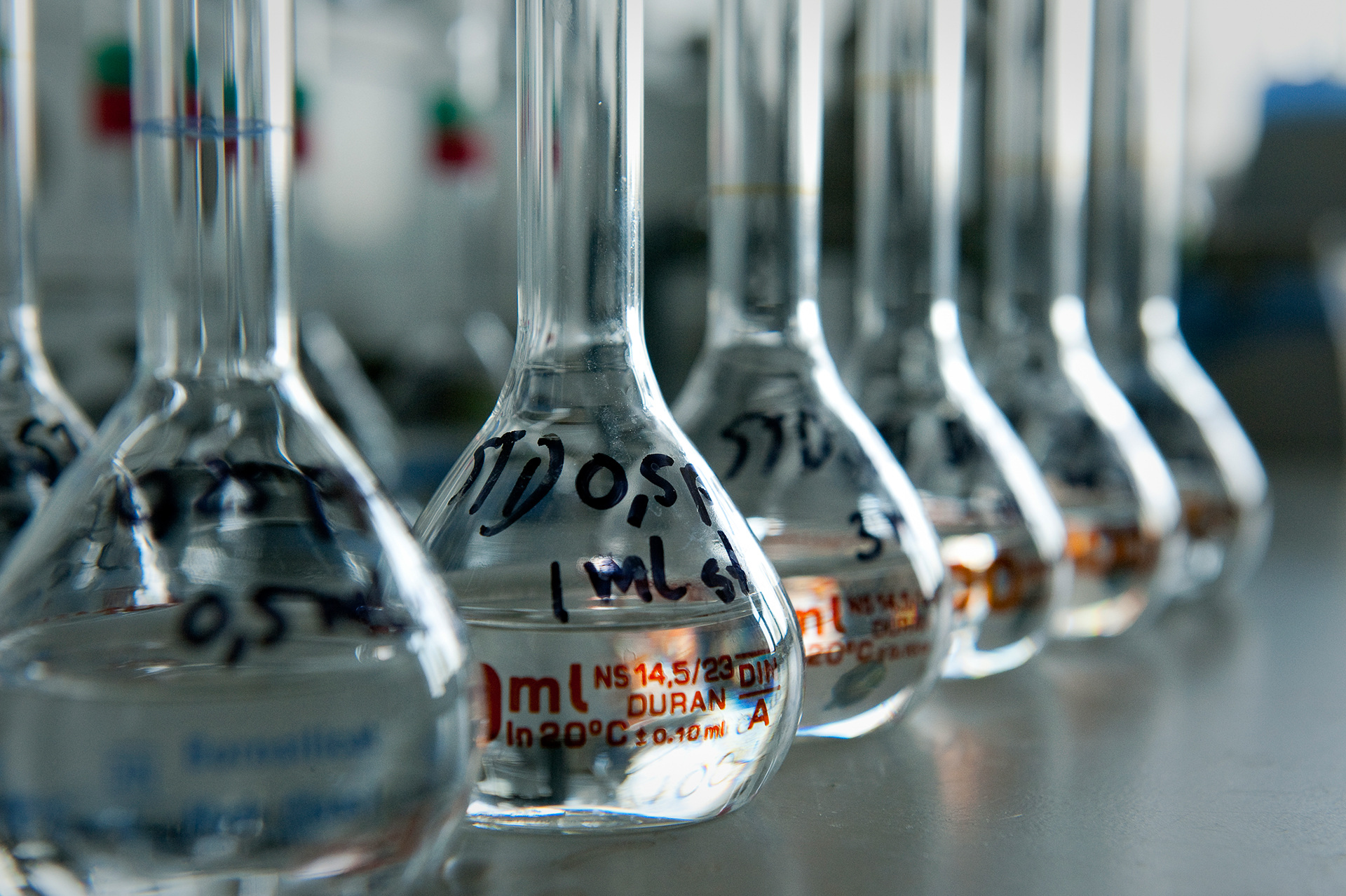 Flesjes in een laboratorium