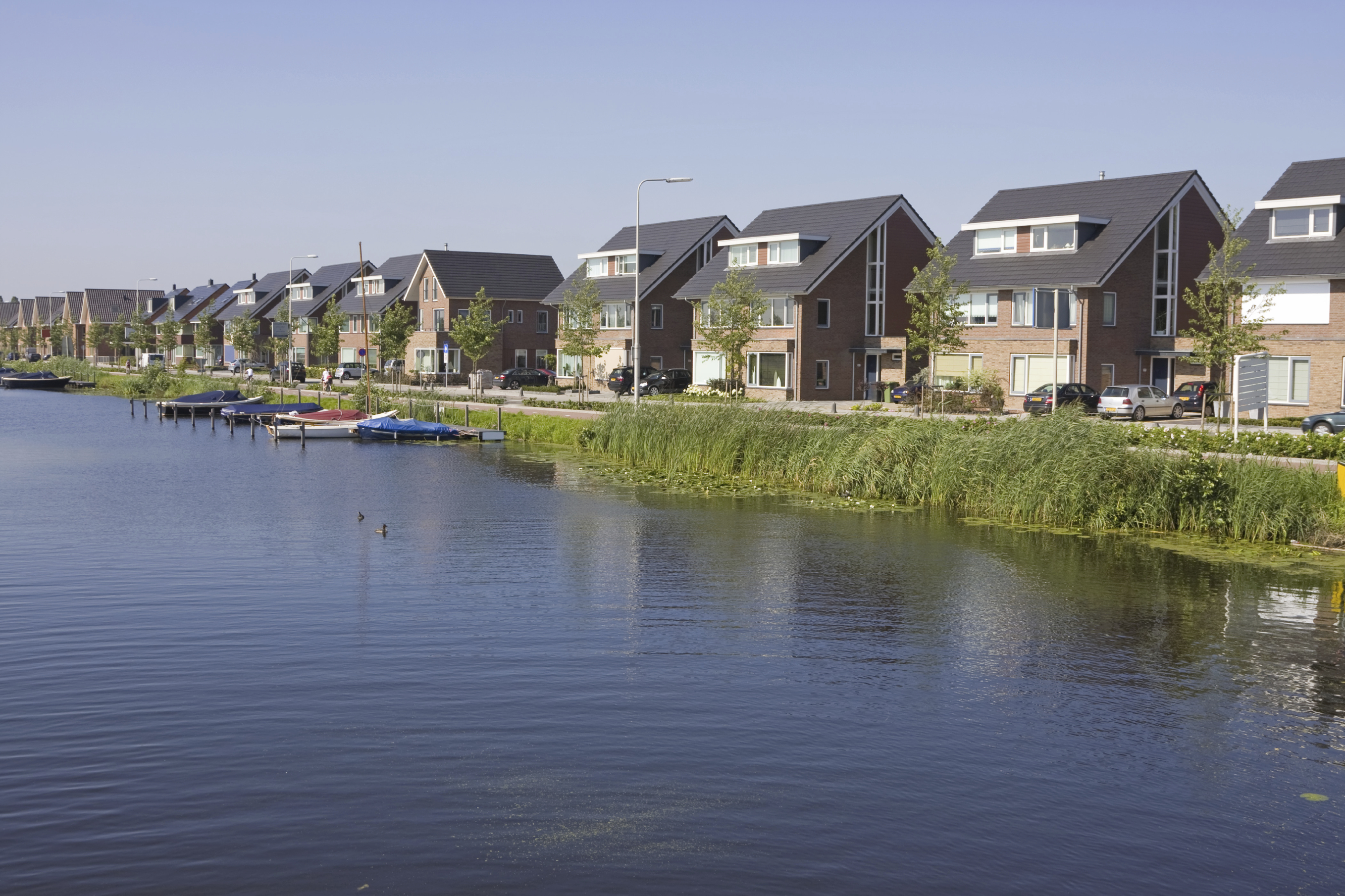 Stadswijk aan het water